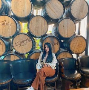 Meet your Posher, Cassandra